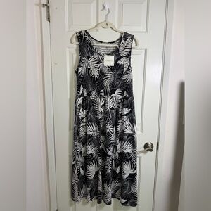croft & barrow Black and White Palm-Print Maxi Dress